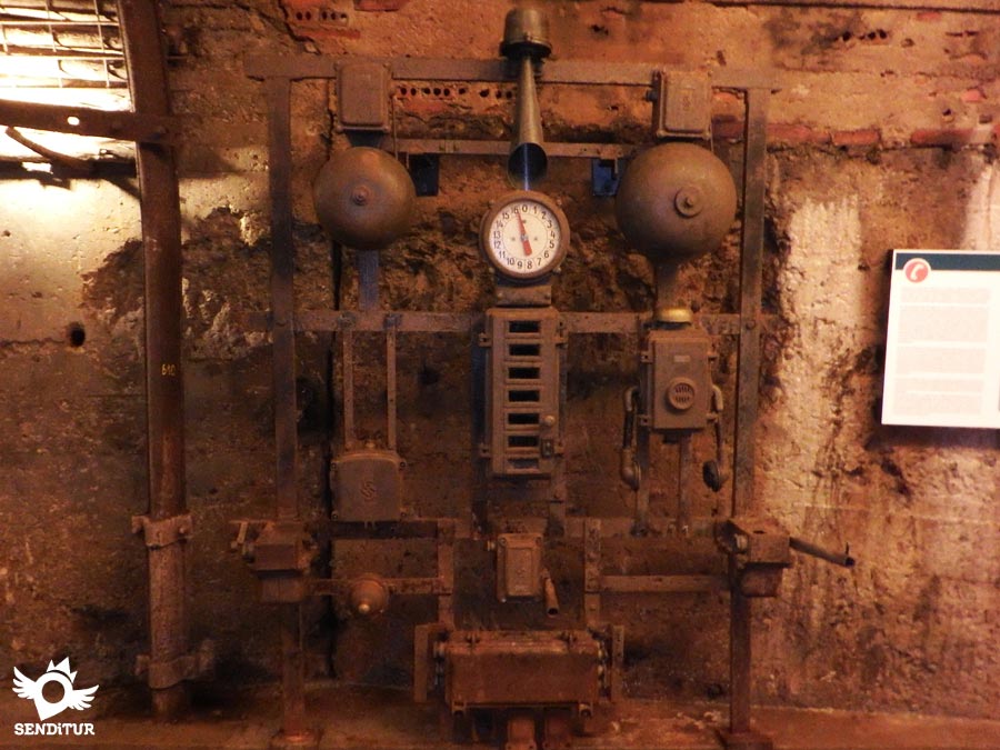 Máquina de 1.930, que utilizaba el llamado señalista en el Ecomuseo Minero Valle de Samuño