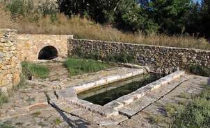 Fountain and Trough in Caracena