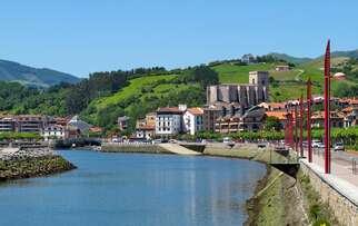 See accommodation in Zumaia