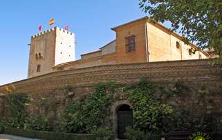 See accommodation in Cortes