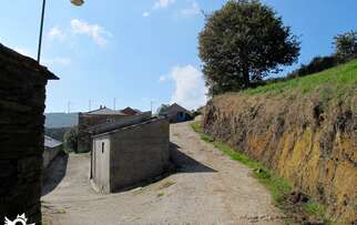 See accommodation in Montouto