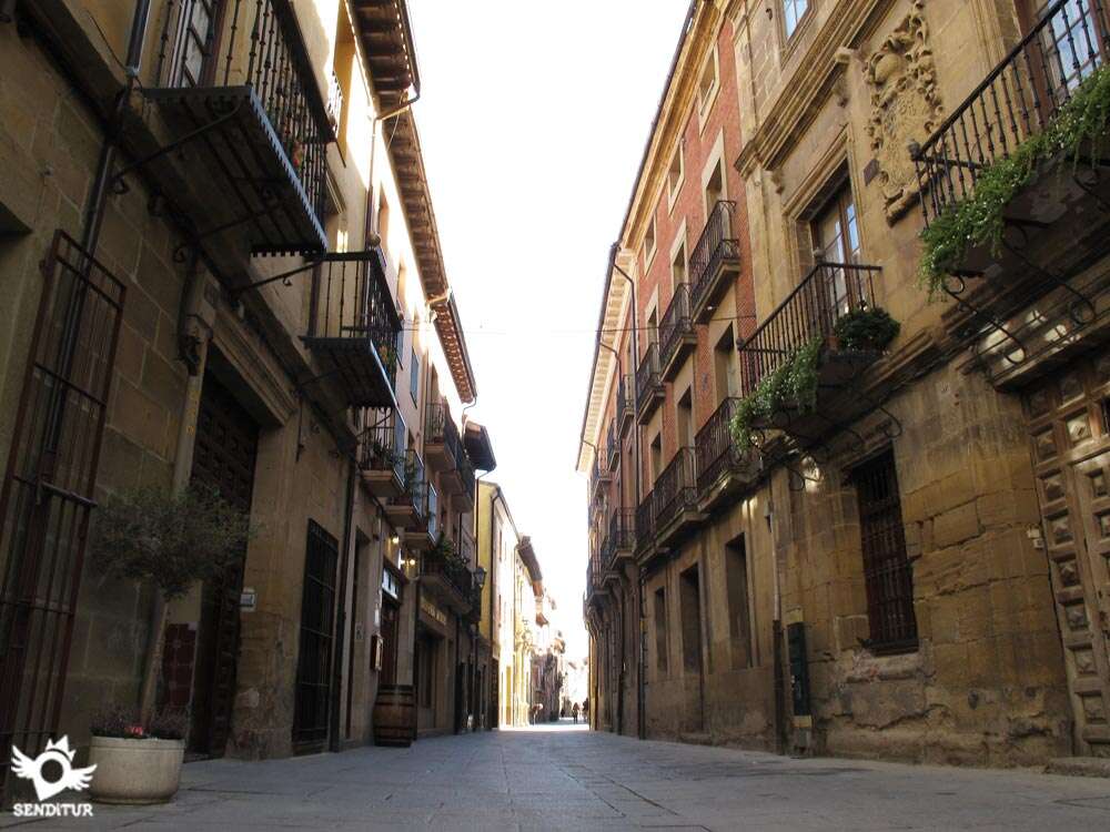 Resultado de imagen de calle mayor santo domingo dela calzada