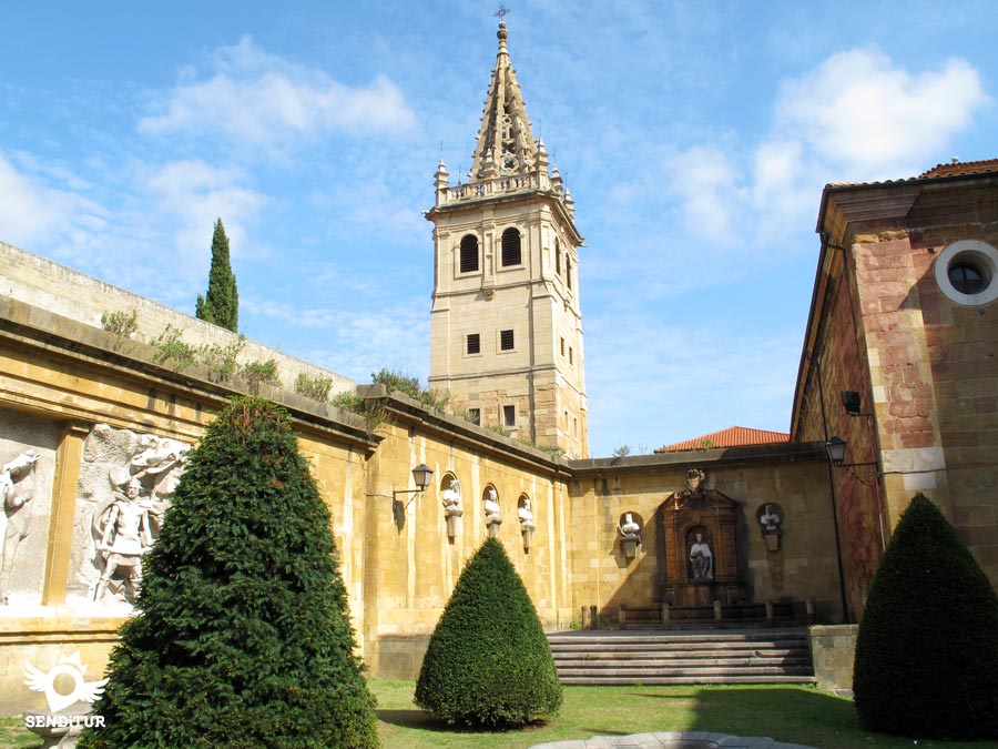 Jardín de los Reyes Caudillos en Oviedo
