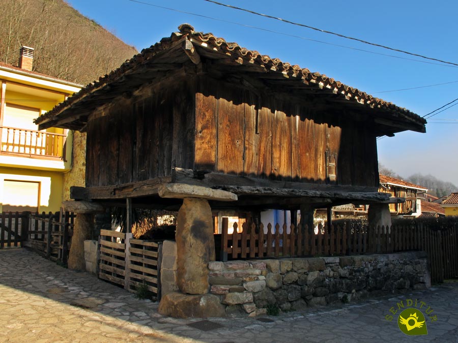 Hórreo en Soto de Agues