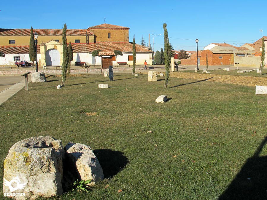 Exhibition of archaeological remains in Calzadilla de los Hermanillos