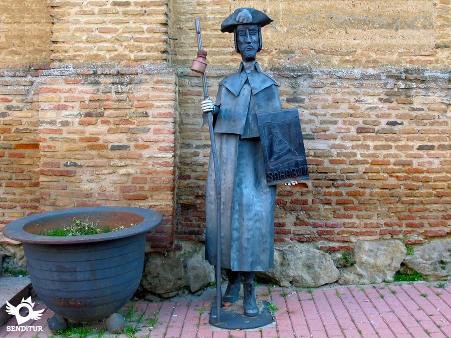 Sculpture of the pilgrim in Sahagún