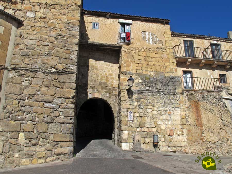 Puerta del Azogue o del Ecce Homo en Sepúlveda