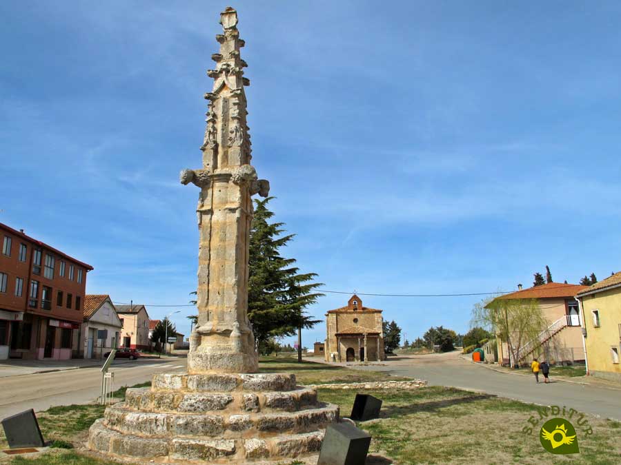 Rollo gótico y, la ermita de Nuestra Señora de la Soledad en Berlanga de Duero