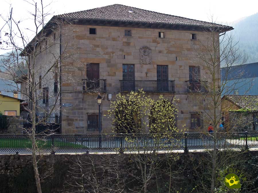  Palacio de Katuxa en Llodio