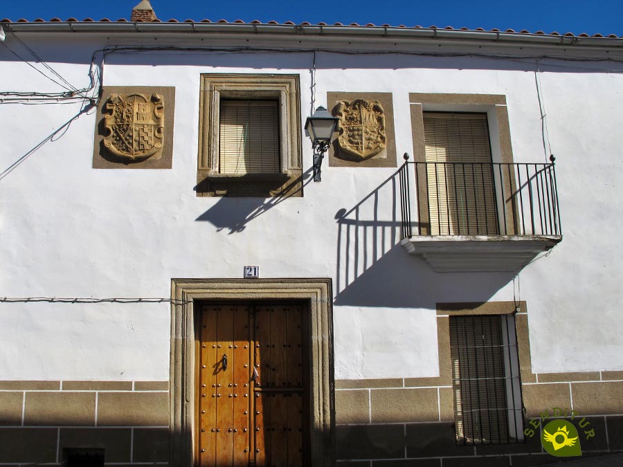 Emblazoned house in Alcántara