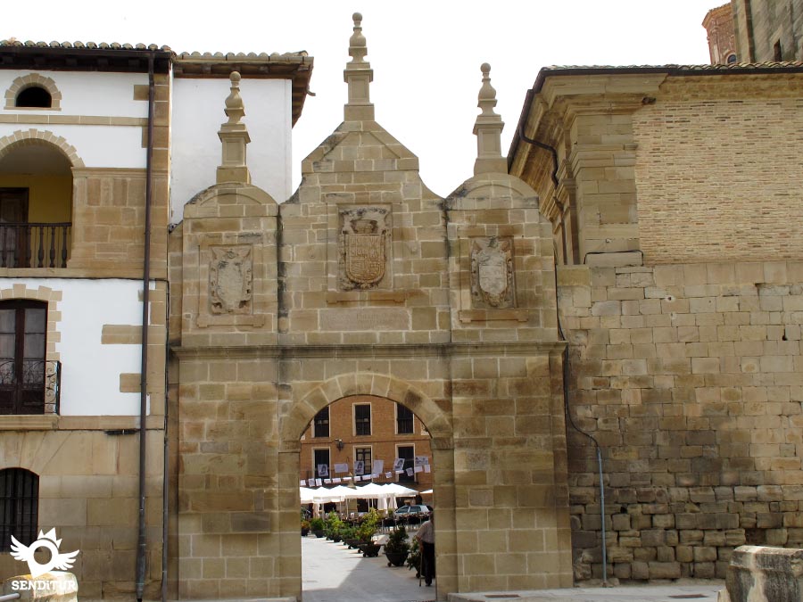 Gate of Castile in Los Arcos