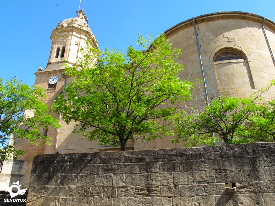 Iglesia de San Pedro de Mañeru