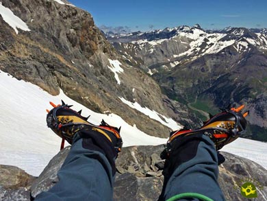 Montañero descansando en Los Pirineos