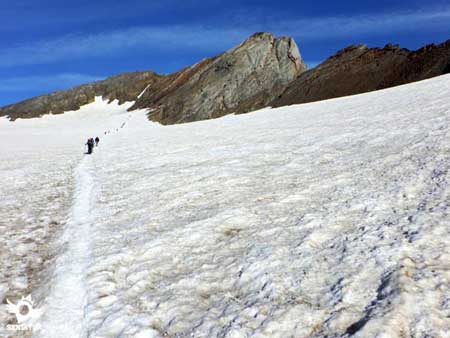 We ascend the glacier towards the base of the Vignemale