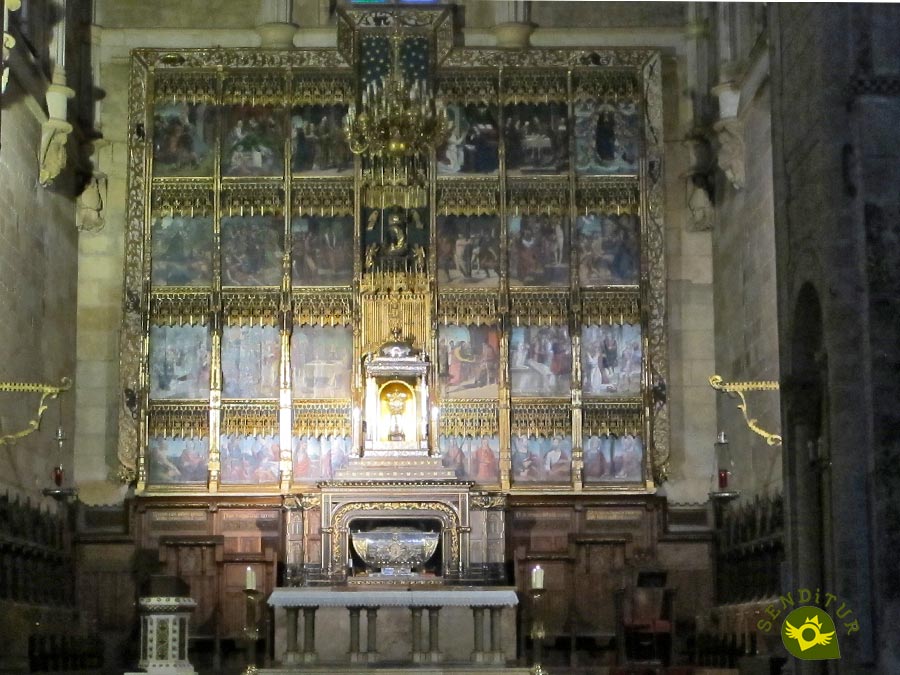 Retablo del Altar Mayor de la basilica en la Real Colegiata de San Isidoro