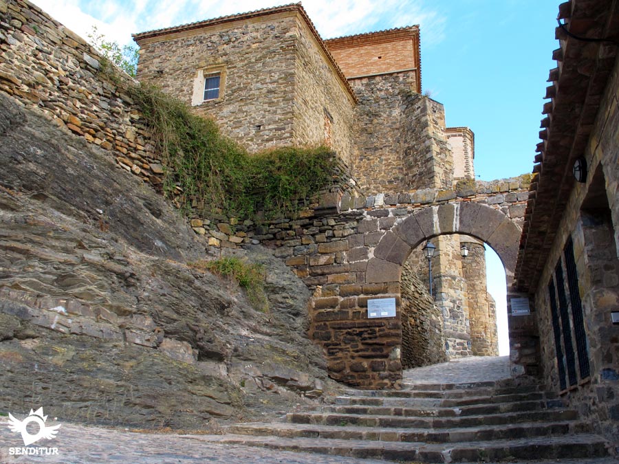 Arch of the Bell in the castle of Cornago