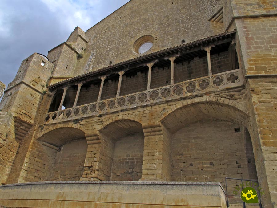 Open gallery of the round walk of the sanctuary in the Church fortress of Santa María de Ujué