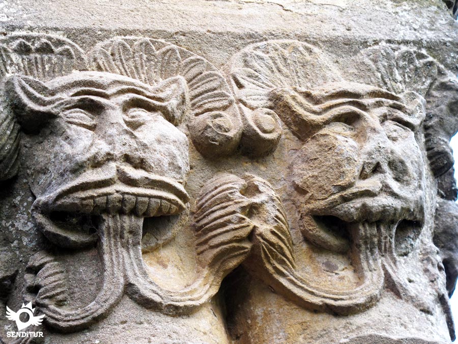 Detail of the canecilli of the capitals in Saint Mary of Eunate