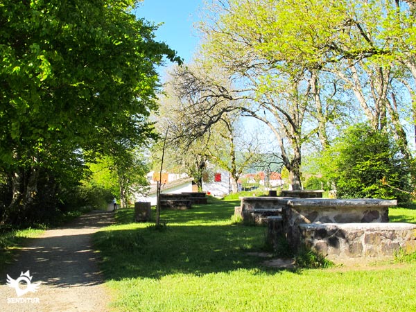Área recreativa poco antes de llegar a Auritz/Burguete