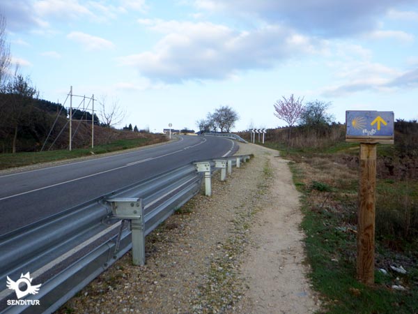 Mejor seguir por la parte derecha de la carretera