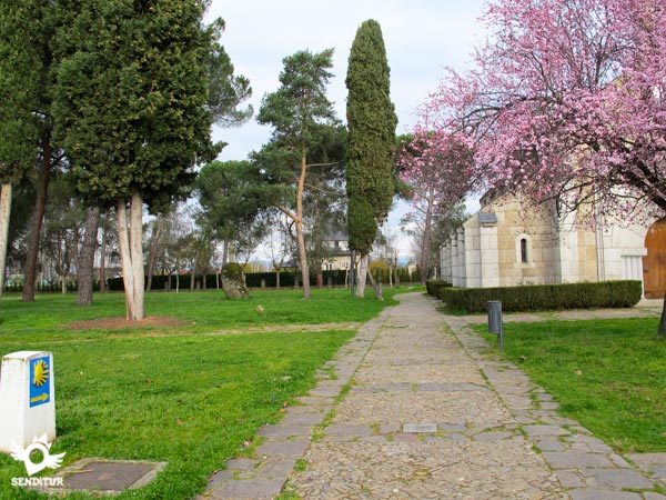 Bordeamos la ermita