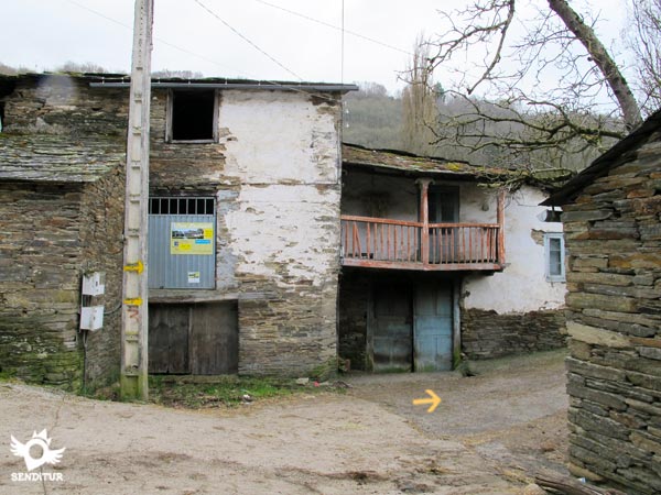 Nos dirigimos hacia la derecha para cruzar el río