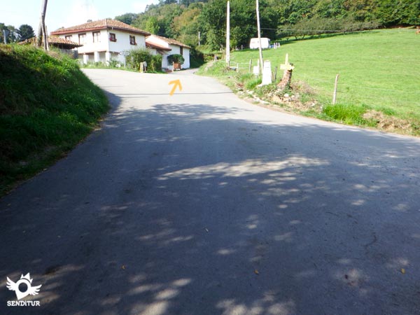 Llegamos al cruce con el desvío de San Juan de Villapañada