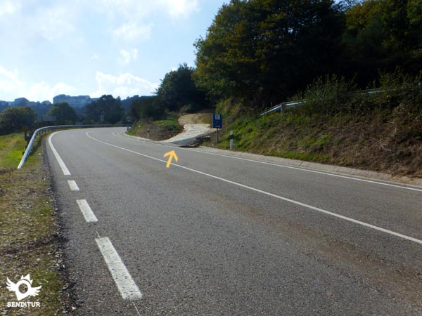 Seguimos el camino de la derecha