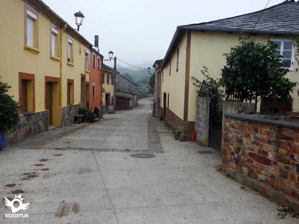 Atravesamos la localidad