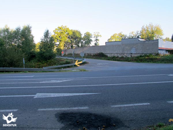Cruzamos la carretera