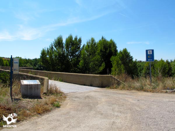 We cross the Ebro by the Bridge of Briñas