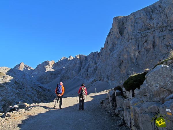 Bastones de Senderismo, Trekking o Montaña · Senditur sendas rutas y turismo