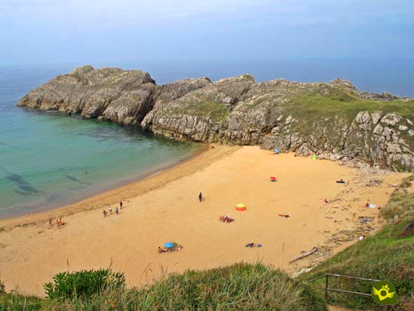 Playa de Somocuevas, playas nudistas en Cantabria