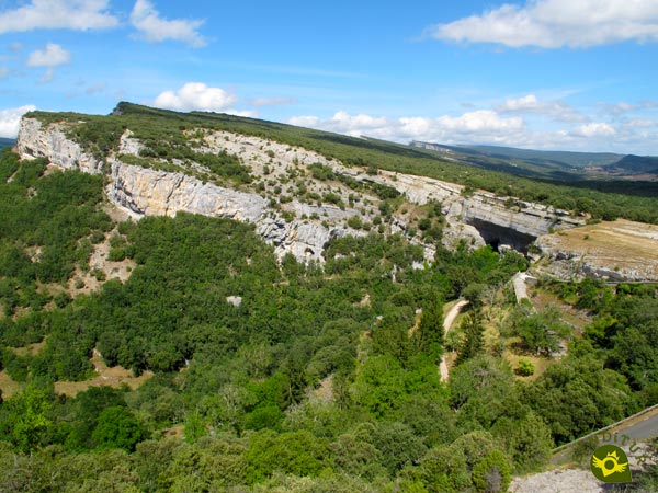 Ojo Guareña Cueva y ermita de San Bernabé