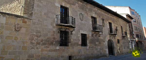Square of the Rollo and Palace of the Berdugo in Aranda de Duero