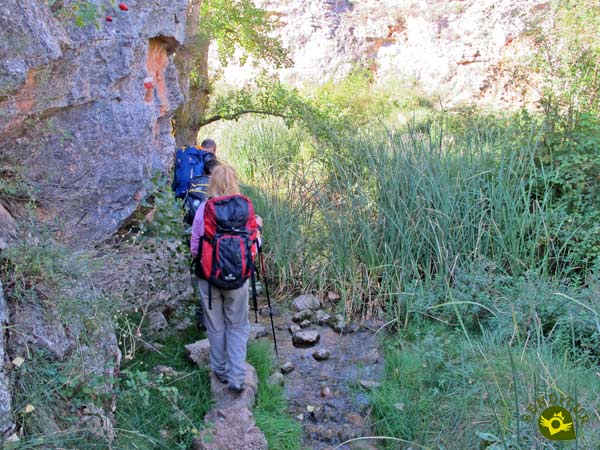 Volvemos a vadear el río