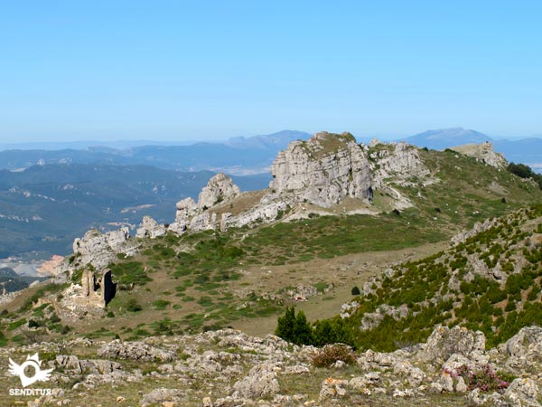 Ascent to Toloño from San Ginés