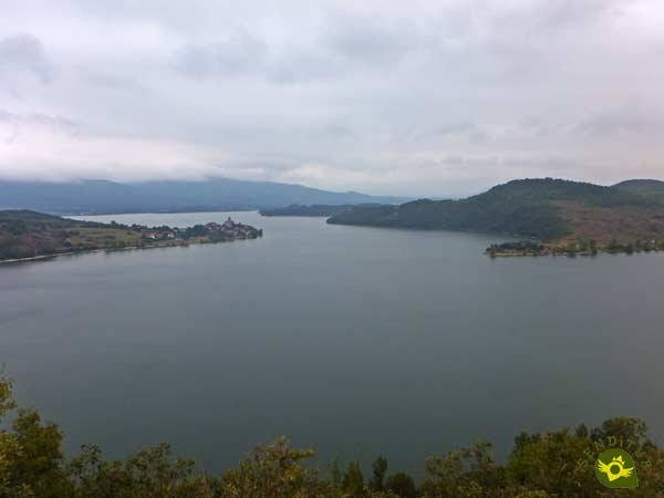 Embalse Ullíbarri-Gamboa GR 38 Ruta del vino y del pescado etapa 4 Estíbaliz-Otxandio