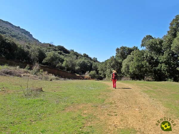 Dejamos a nuestra izquierda el desvío a Sierra Chiquita