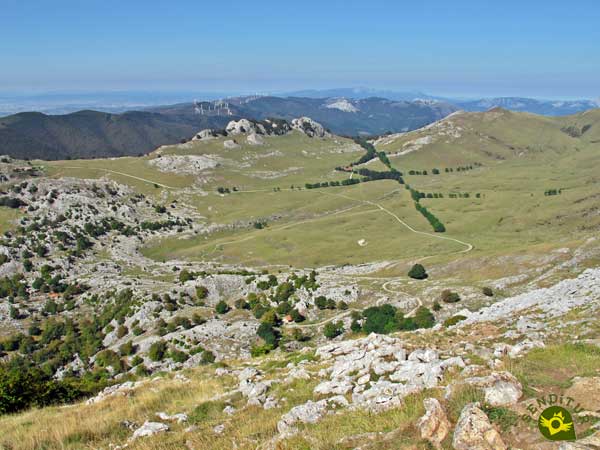 Ascent of the Aizkorri from the Arantzazu Sanctuary 