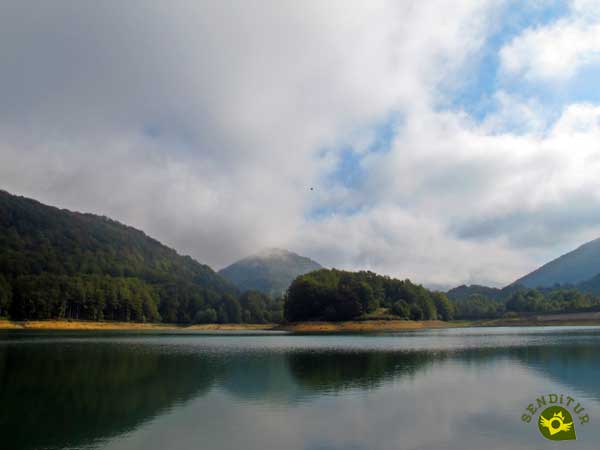 Reservoir of Lareo from Lizarrusti