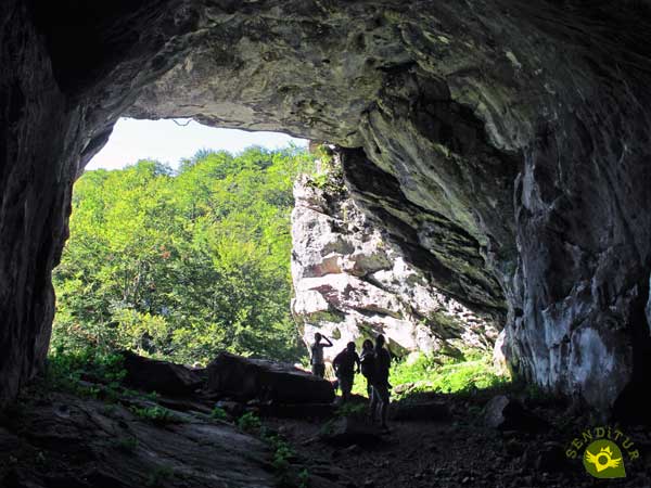 Supelegor Cave, Circular Route through the Itxina Massif