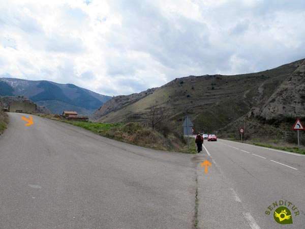 Regresamos unos metros hacia Anguiano por la carretera