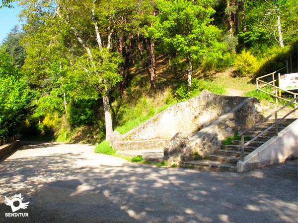 Inicio y final del sendero de Valvanera