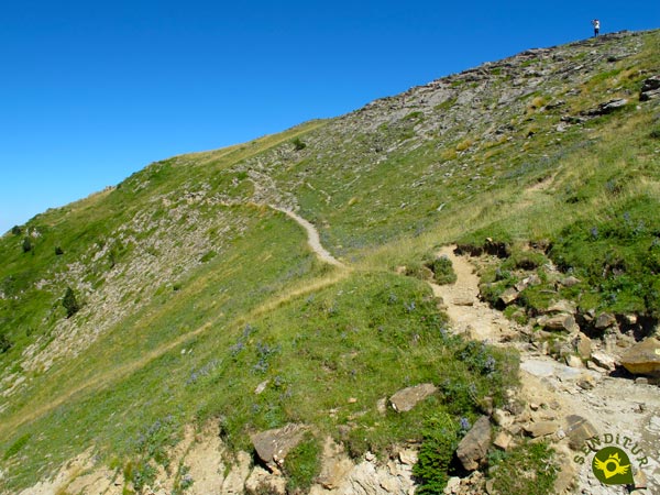 We pass under the col of Arlas
