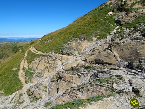 We pass through steep areas, simpler than they appear.