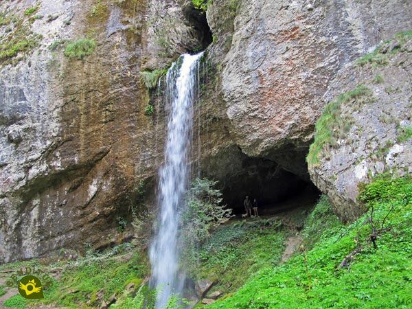Kakueta Waterfall